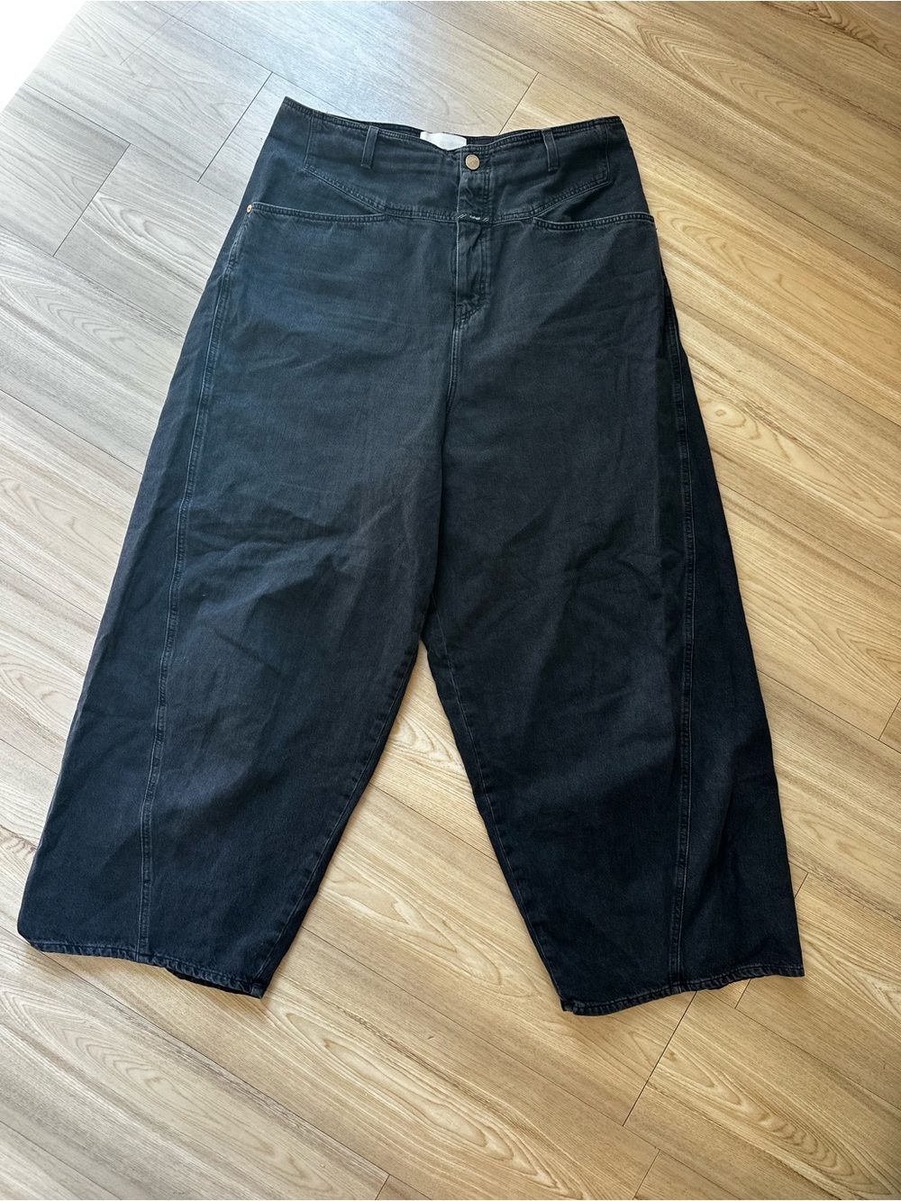 CLOSED Black Denim Barrel/Wide Leg Style Jeans